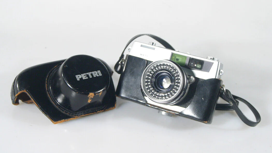 PETRI 75 CAMERA-ASIS-W/CASE