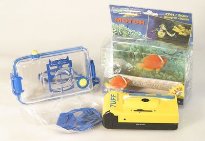 35MM UNDERWATER CAMERA AND CASE / HOUSING, BY LECLIC