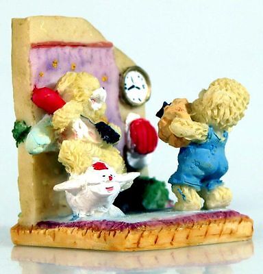 FIGURINE OF A PHOTOGRAPHY BEAR WITH POSING BEAR IN A LITTLE STUDIO