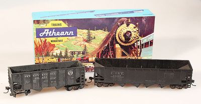 ATHEARN, 2 HOPPERS, W/ BOX
