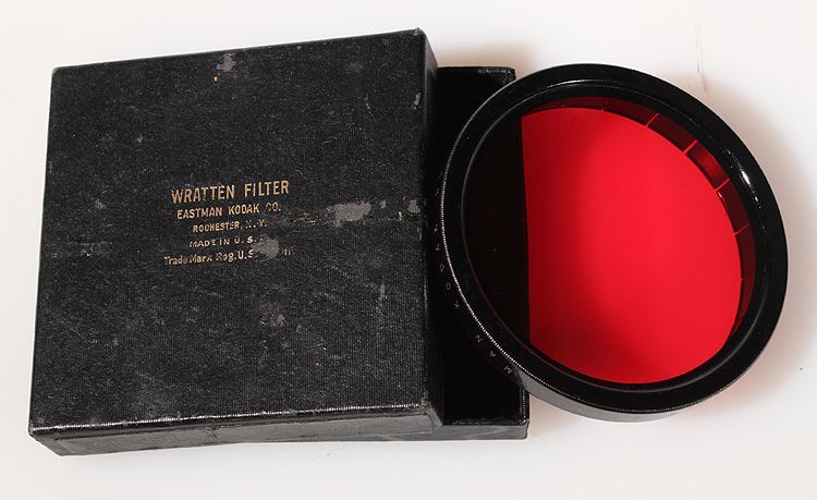 FILTER, RED, WRATTEN KODAK KI 2 3/4THS GLASS IN ORIGINAL BOX