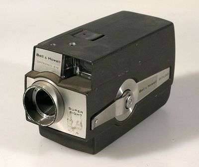 BELL AND HOWELL OPTRONIC EYE SUPER 8 MOVIE CAMERA