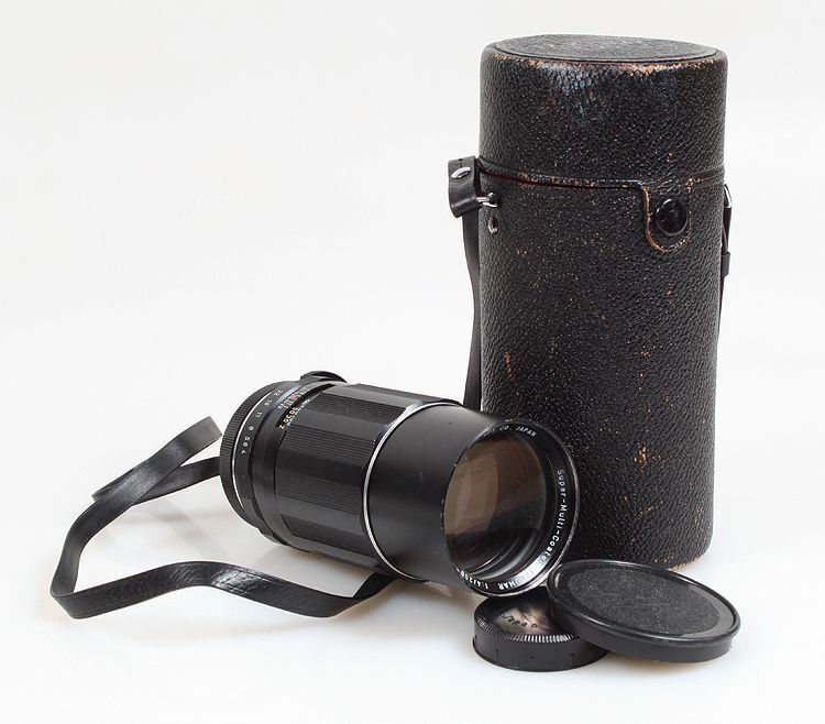 ASAHI PENTAX TAKUMAR 200MM F.4 W/FRONT AND REAR CAPS AND LENS CASE