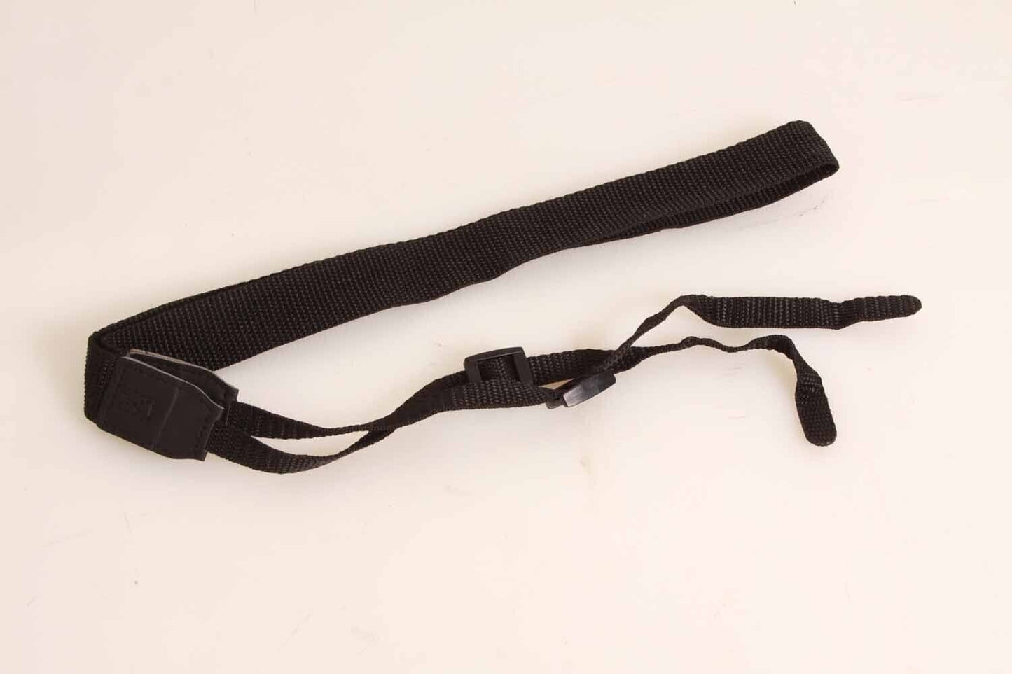 THIN BLACK CAMERA STRAP