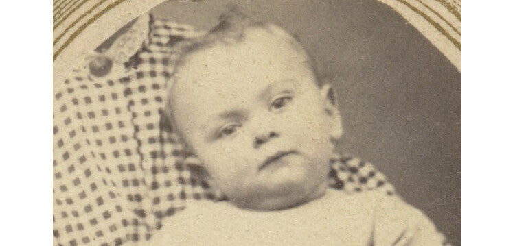 HIDDEN MOTHER CDV