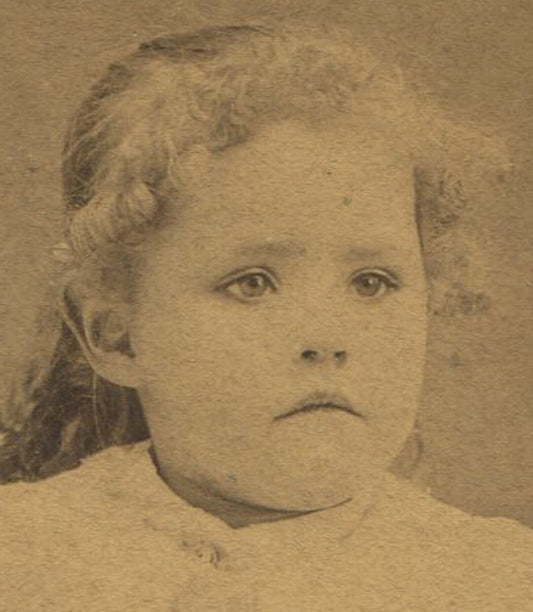 VERY YOUNG GIRL, PLOTTING WORLD DOMINATION. CABINET CARD. ARCADE, N.Y.