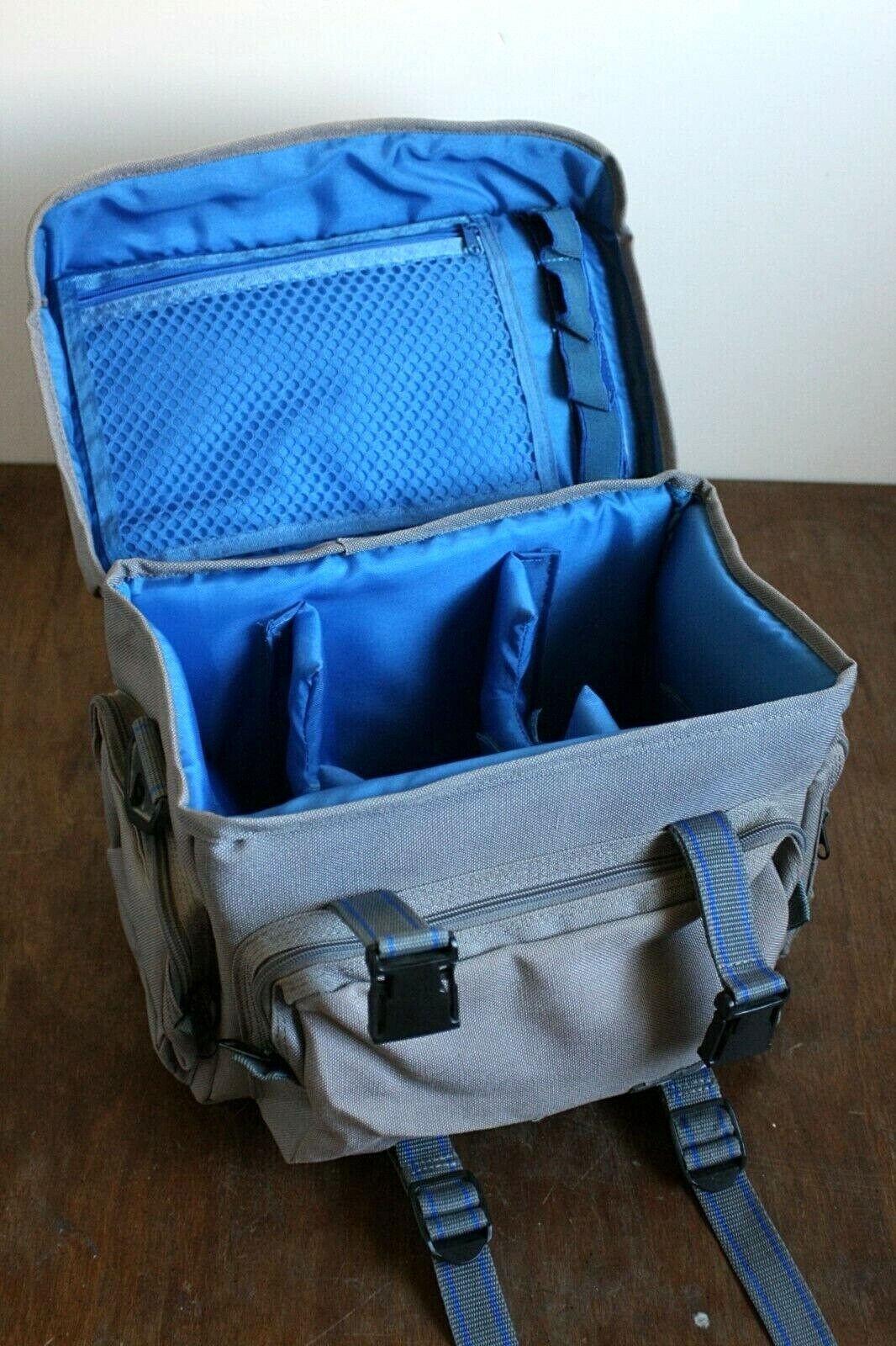 CAMERA BAG WITH STRAP