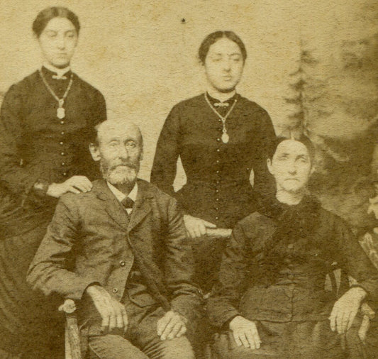 FAMILY GROUP, STRIKING RESEMBLANCE. CDV. BETHLEHEM, PA.