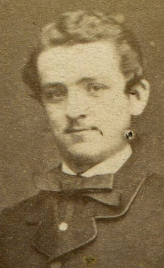 MAN IN VERY CONFIDENT STANDING POSE. UNIQUE. CDV.