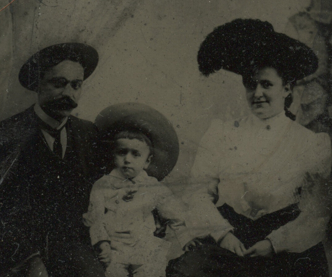 FAMILY W/ HATS - PARENTS + CUTE CHILD, TINTYPE PORTRAIT, 1/6 PLATE