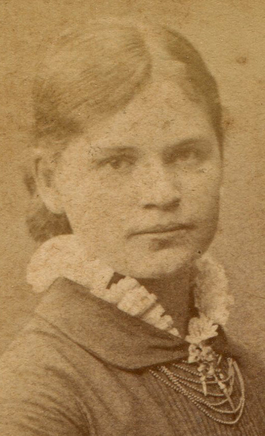 Vintage CDV Photo Beautiful Woman Arms Folded Carte de Visite Stockholm