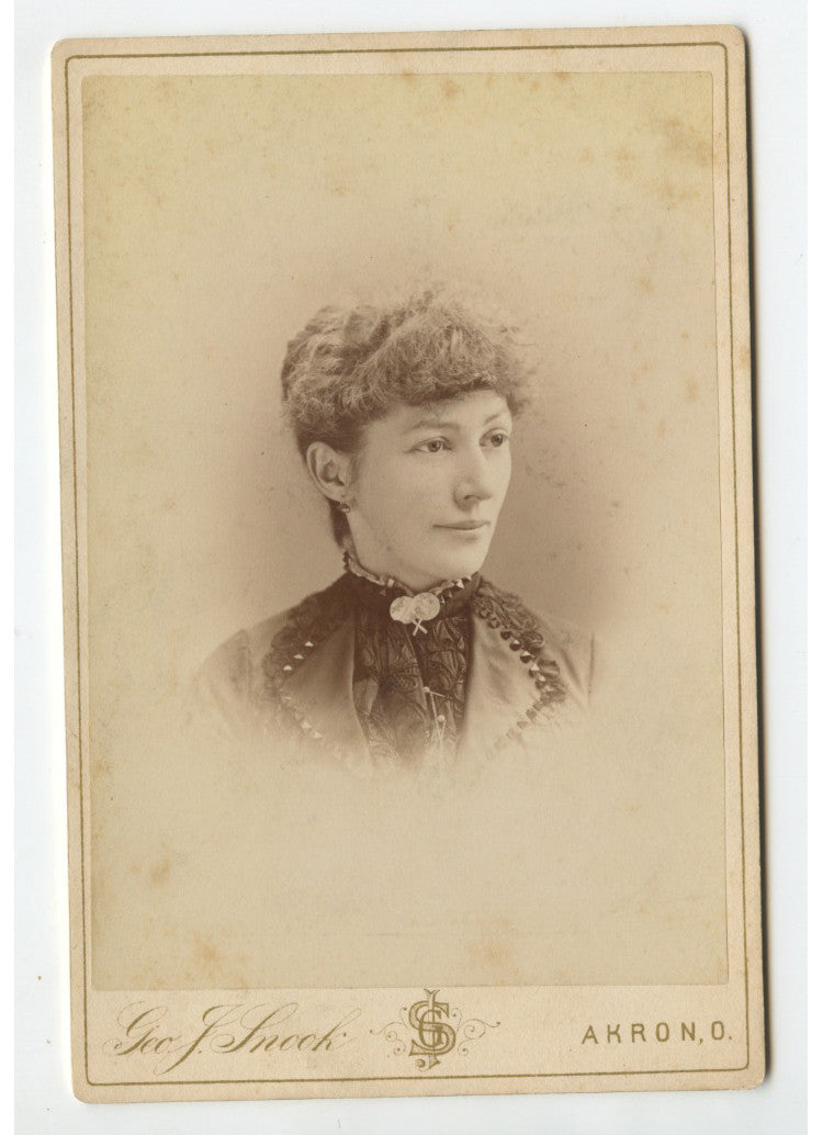 CAB PHOTO LADY FROM AKRON/ASHLAND, OH, BY SNOOK, GRAPHIC BACK
