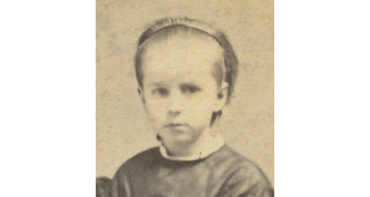 CDV STUDIO PORTRAIT CUTE GIRL W/ BOOK FROM BRIDGEPORT, CONN