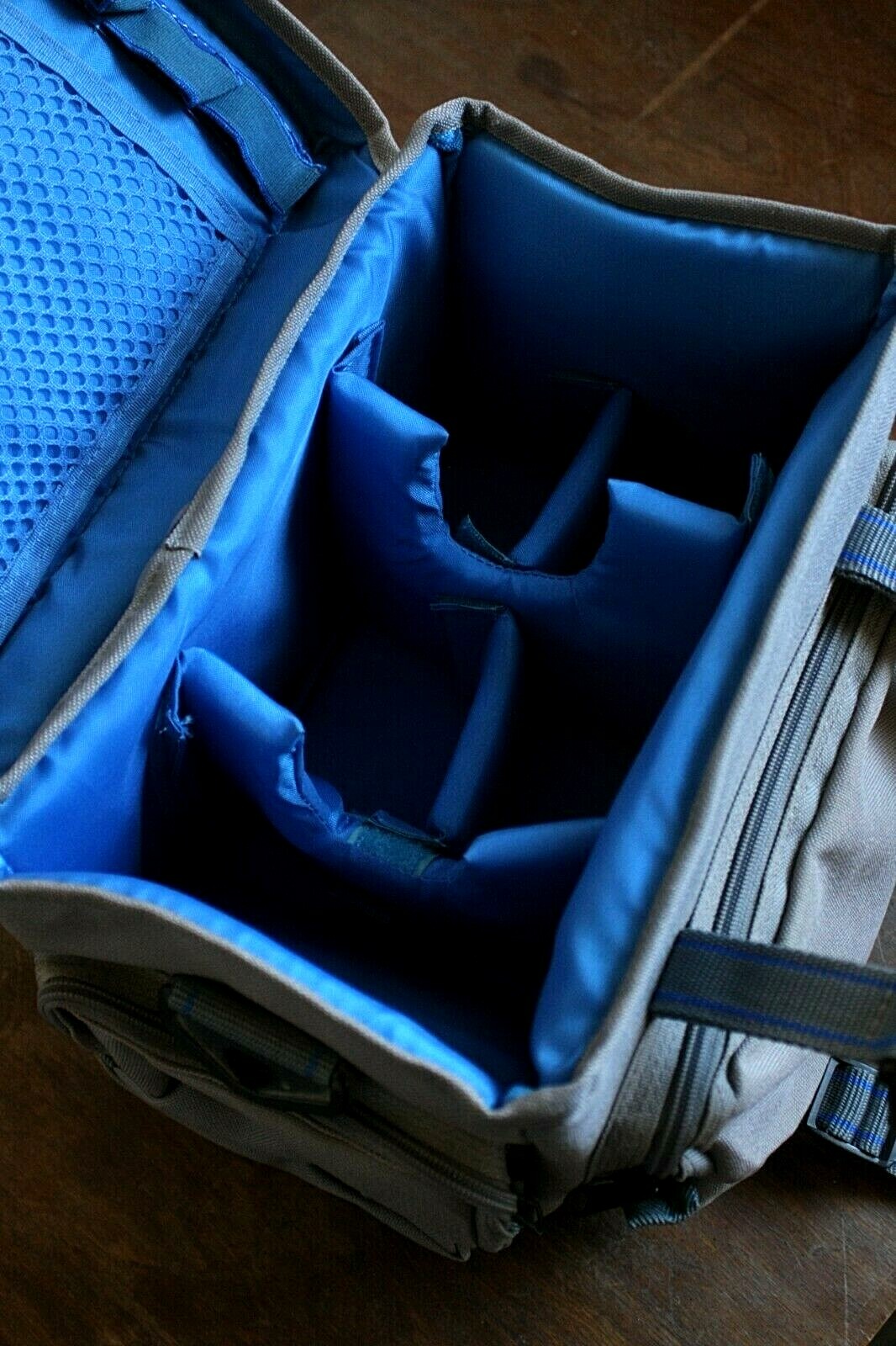CAMERA BAG WITH STRAP