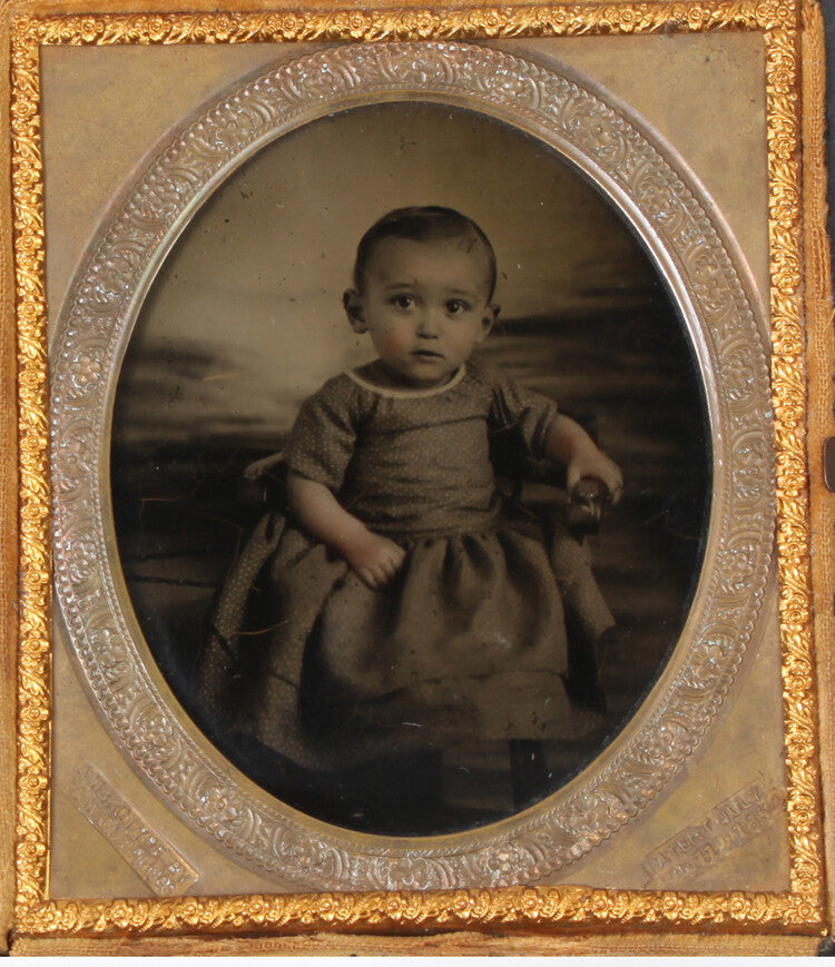 EXQUISITE TODDLER, INQUISITIVE EXPRESSION. FINELY TINTED 6TH PLATE AMBRO. RARE