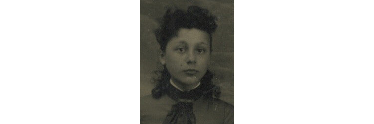 LADY W/ PRETTY DRESS, 1/6 PLATE TINTYPE