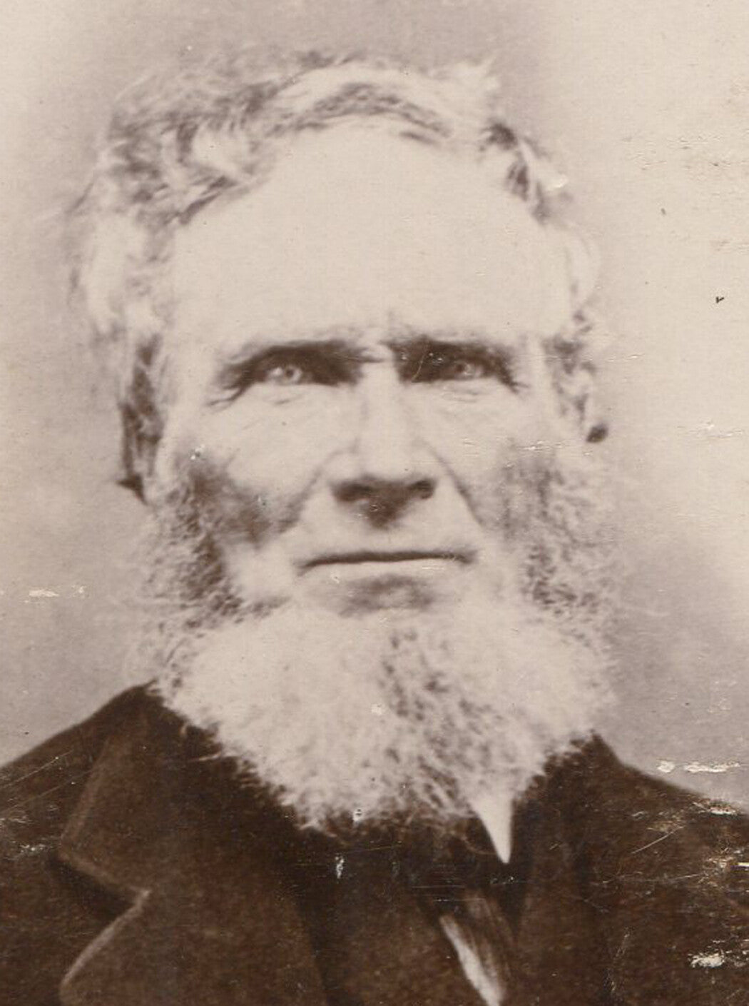 VERY STEARN OLD MAN WITH BIG GRAY CHIN BEARD. HARSH. CABINET CARD.