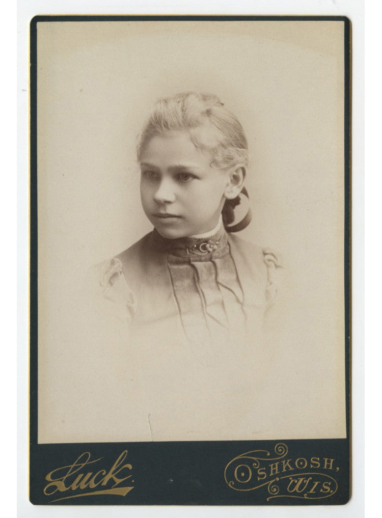 CAB CARD PHOTO GIRL FROM OSHKOSH, WIS, BY LUCK