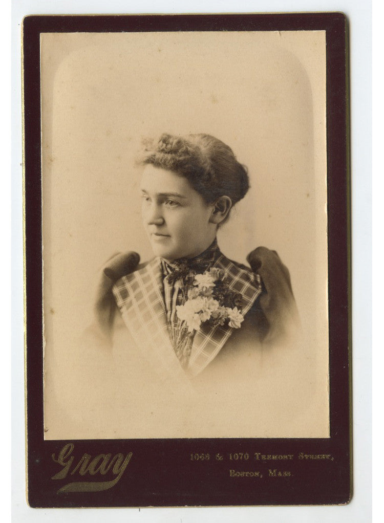 CAB CARD PHOTO LADY FROM BOSTON, MASS, PORTRAIT BY GRAY