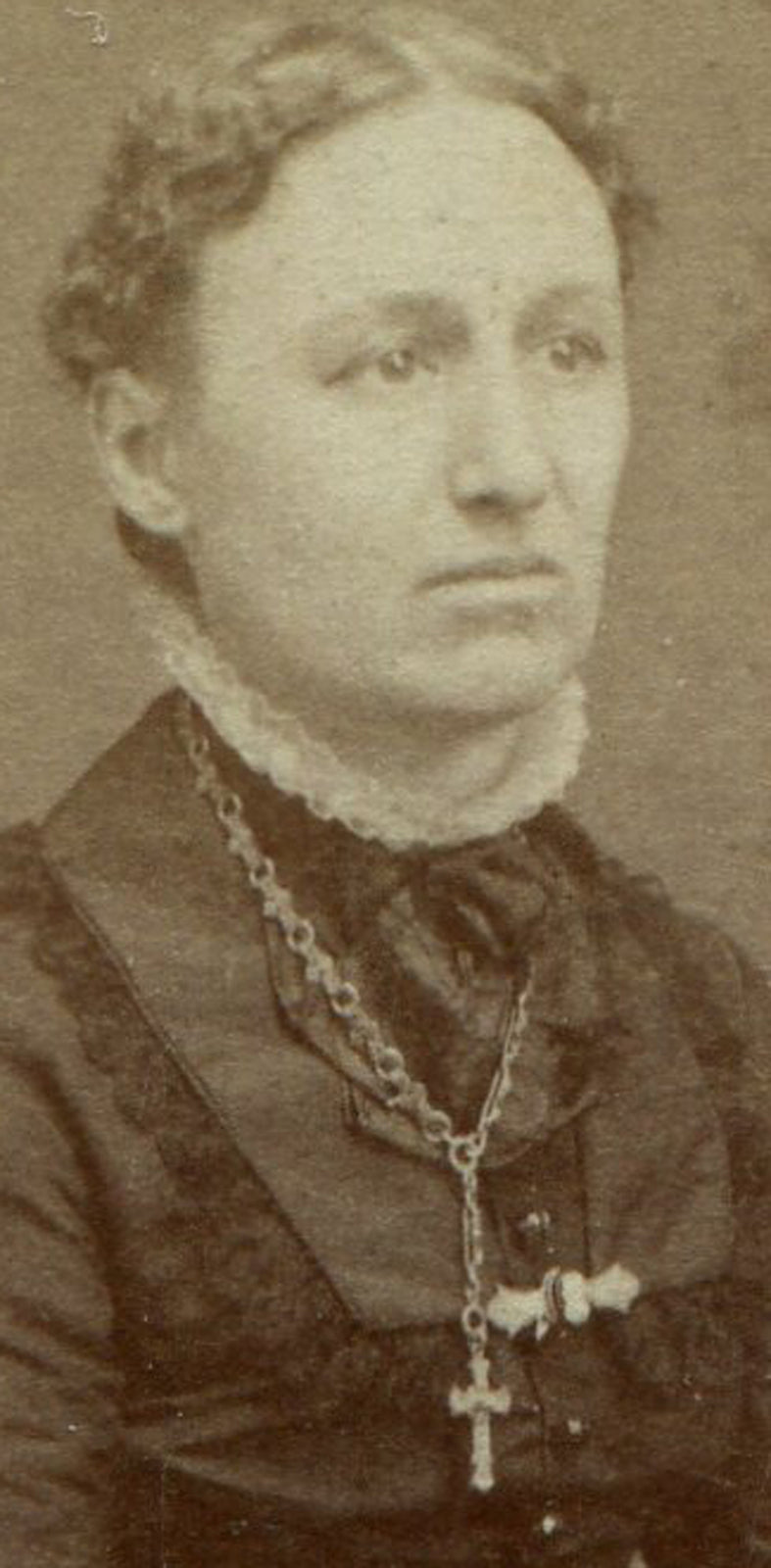 WOMAN SEATED ON INVISIBLE POSING CHAIR. CDV. PRAIRIE CITY, IOWA.