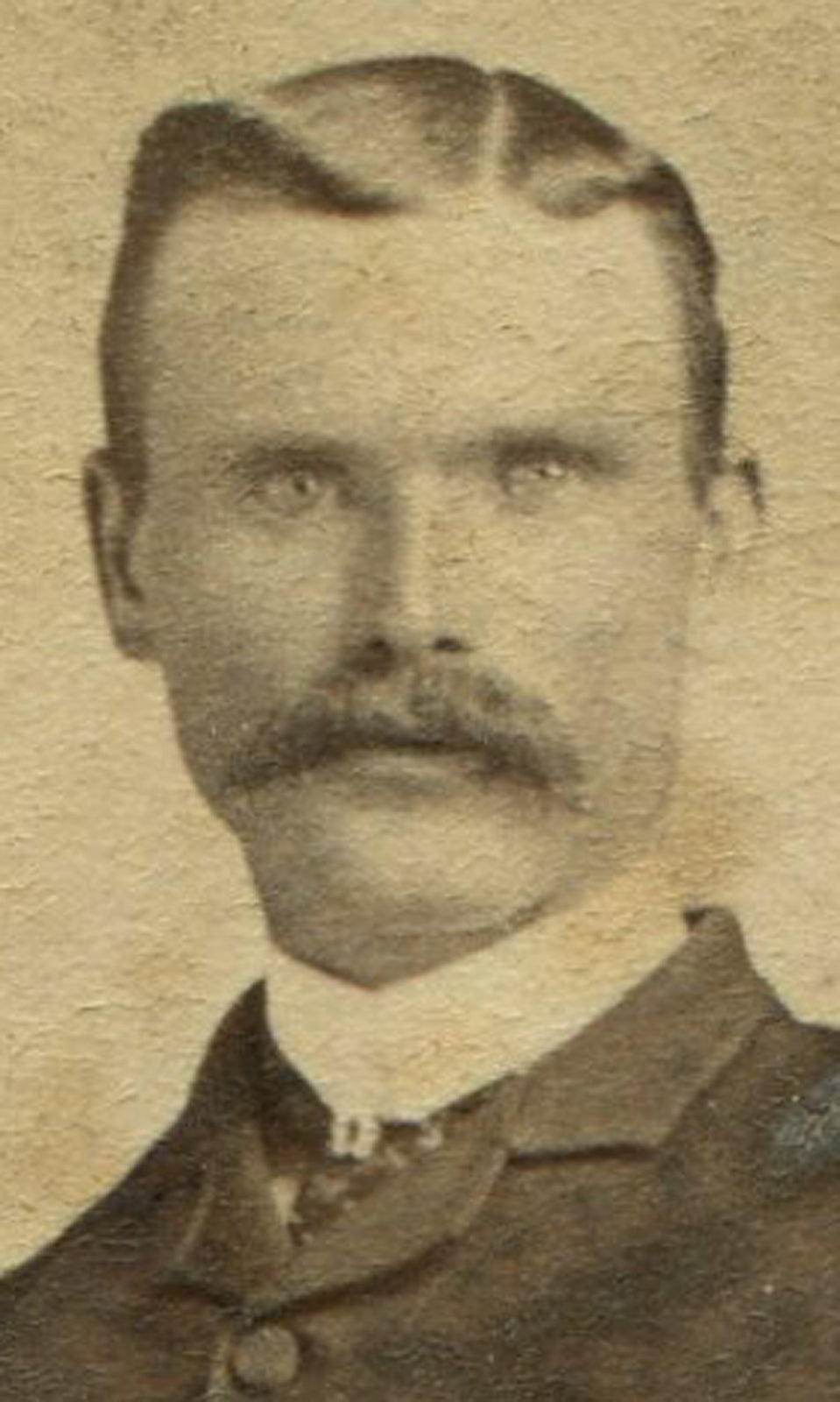 MAN, MIDDLE GAZE, BOWLER HAT, STANDING POSE. CDV.