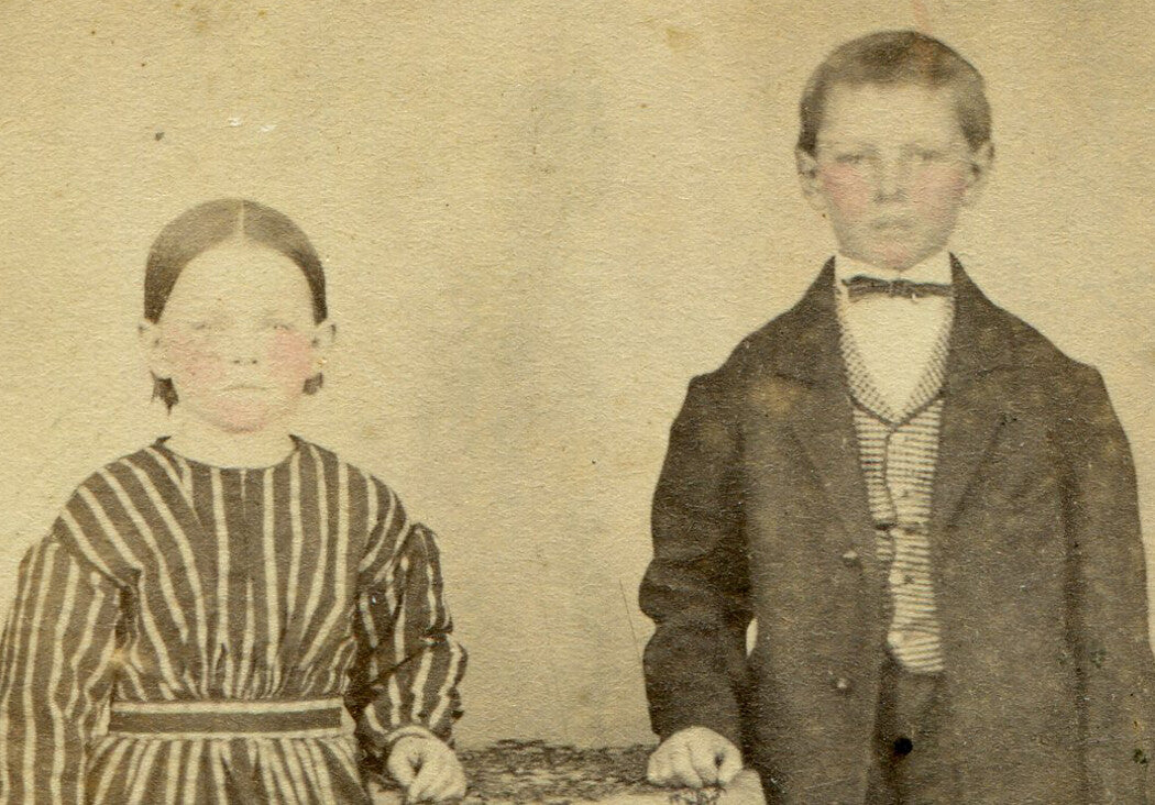 YOUNG CHILDREN LOOKING LIKE GROWN-UPS. TINTED CDV.