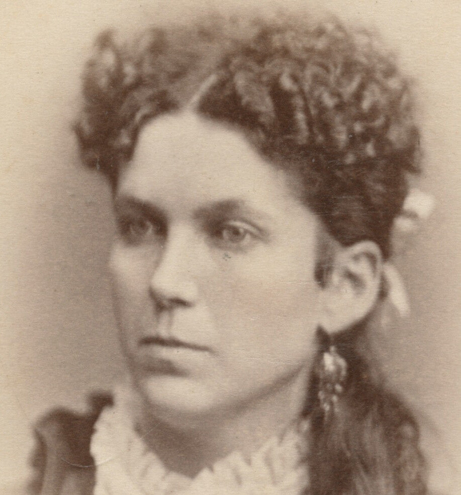 BIDDEFORD, ME, PHOTO OF LADY W/ CURLS + PRETTY DRESS