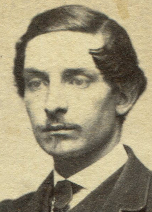 VERY ARTISTIC LOOKING MAN, MIDDLE GAZE. CDV.