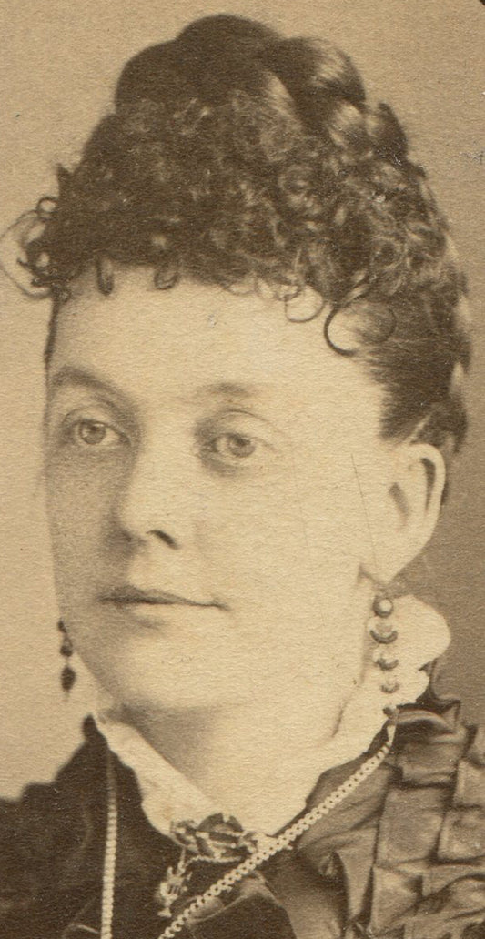 WOMAN WITH CONICAL SHAPE BRAIDED HAIR. CDV. BRISTOL, PA.
