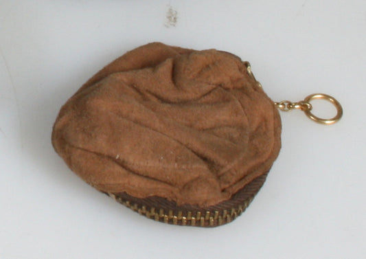 UNIQUE VINTAGE 1960S LEATHER CHANGE  POUCH