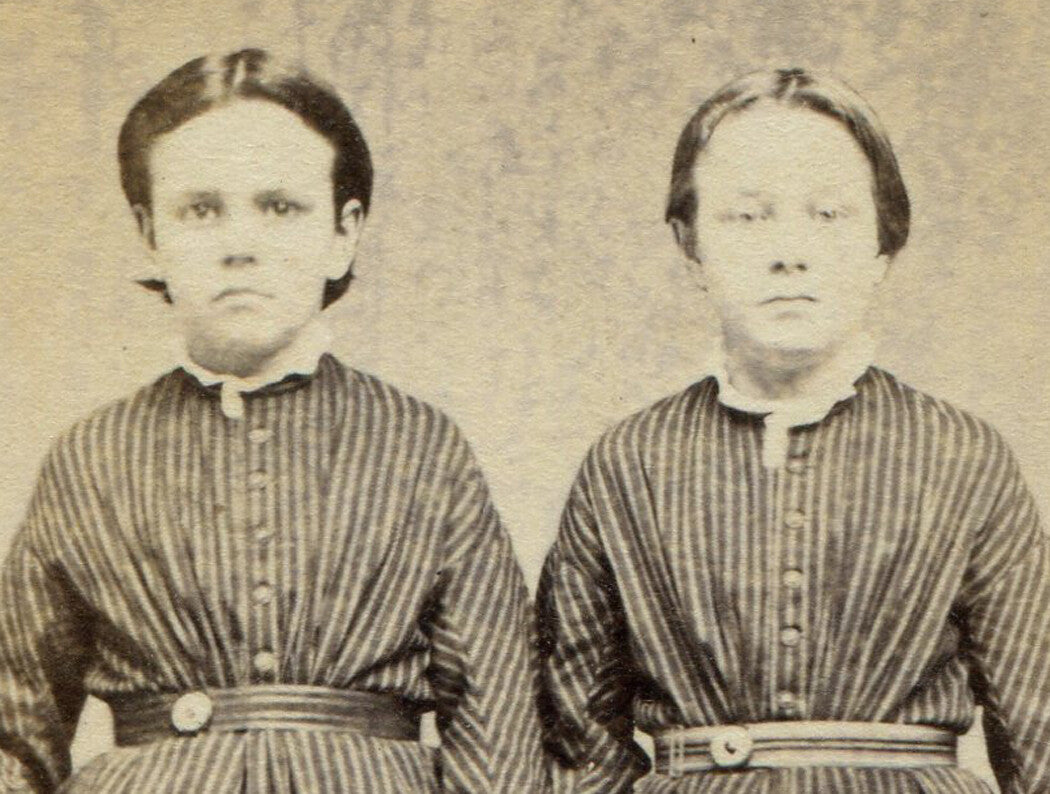 CIVIL WAR ERA CDV. YOUNG SISTERS IN IDENTICAL DRESSES. RARE. WEST ANDOVER, OHIO.