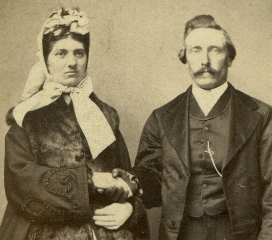 COUPLE SHAKING GLOVED HANDS, GREAT OUTFITS. CDV. PEORIA, ILL.