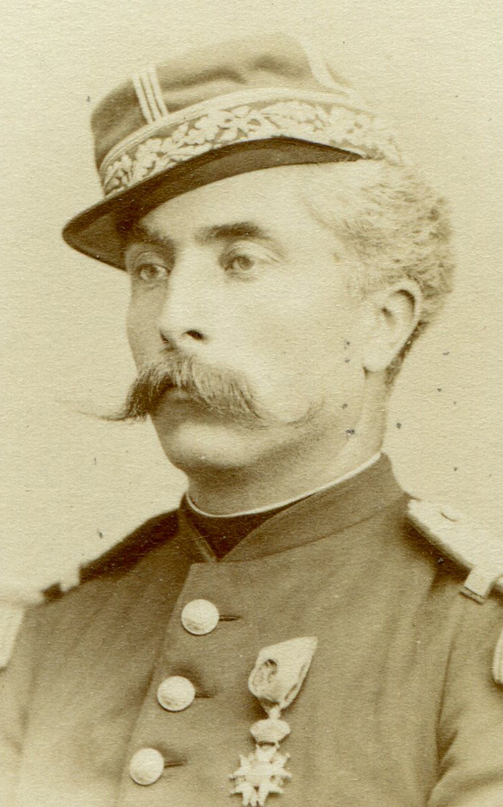 FRENCH MILITARY OFFICER, BROOM MUSTACHE. CDV.