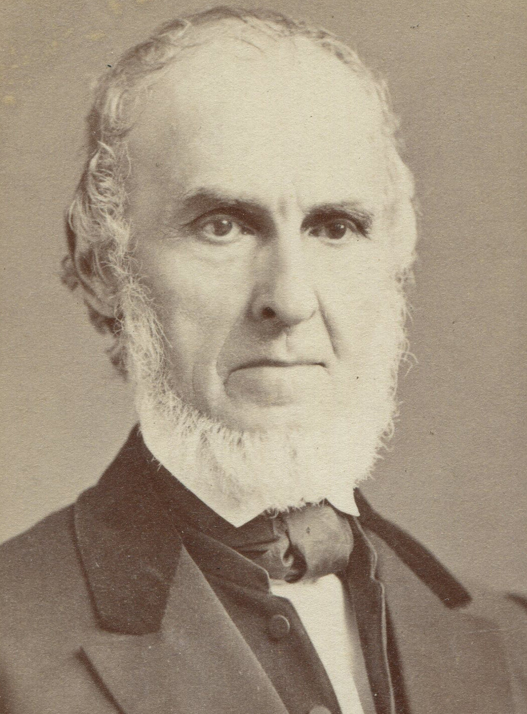 JOHN GREENLEAF WHITTIER. VINTAGE CDV WITH AUTOGRAPH. RARE.