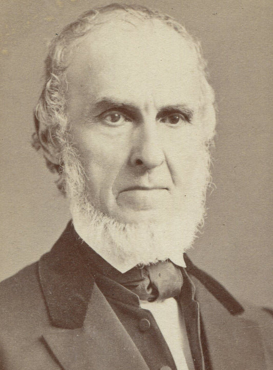 JOHN GREENLEAF WHITTIER. VINTAGE CDV WITH AUTOGRAPH. RARE.
