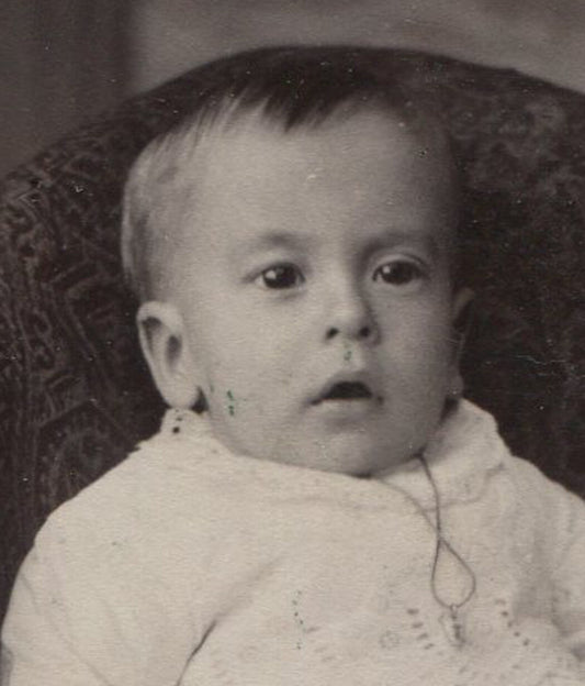 BORED LOOKING TODDLER, SEATED POSE. CABINET CARD, ALLEGHENY CITY, PA.