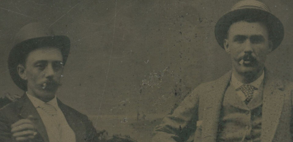 SMOKERS, 2 BROTHERS W/ CIGARS, 1/6 PLATE TINTYPE