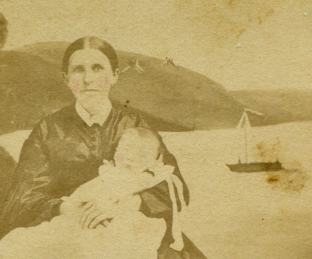 MOTHER HOLDING BABY. FANTASTIC PAINTED BACKGROUND. CDV. BETHLEHEM, PA.