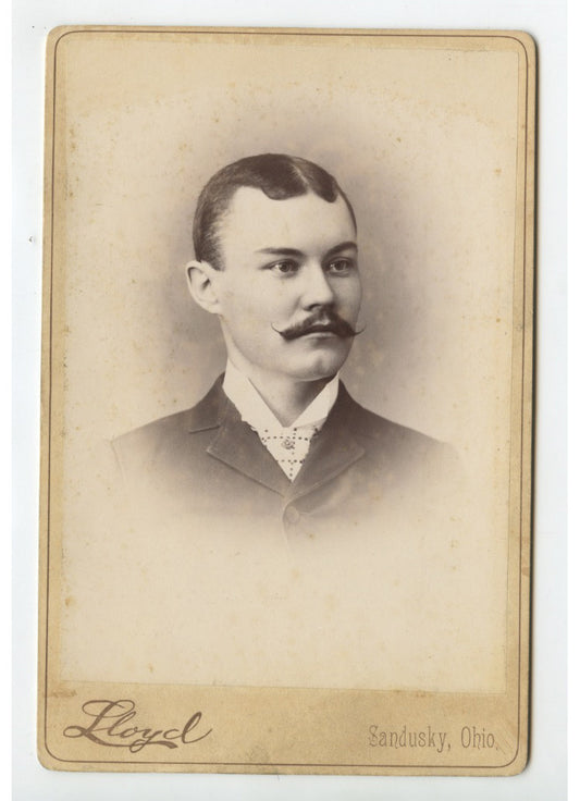 CAB CARD PHOTO MAN IDED AS G W KNIGHT W/ MUSTACHE FROM SANDUSKY, OH, BY LLOYD