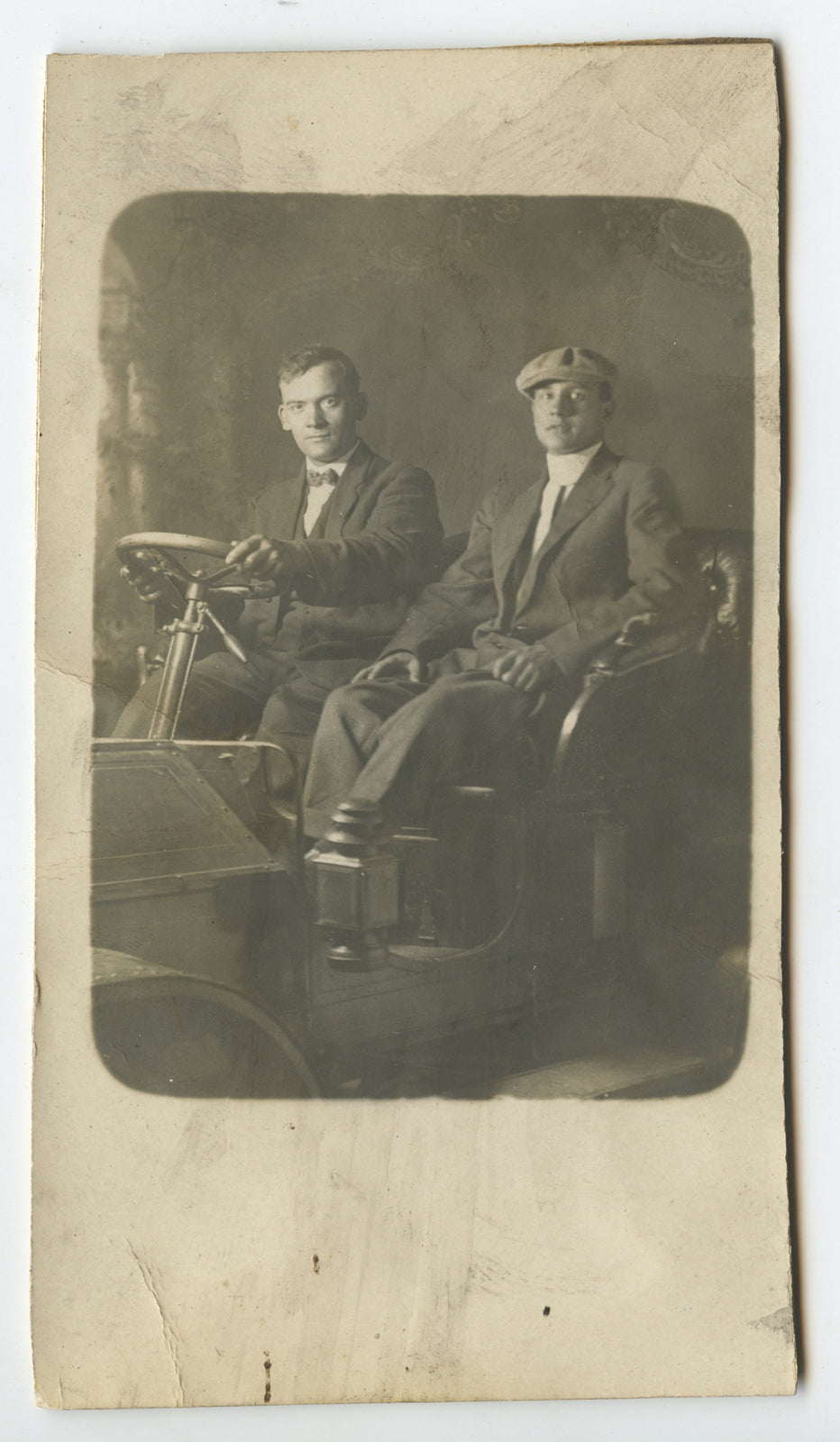 2 WELL DRESSED MEN IN VINT AUTOMOBILE, PHOTO