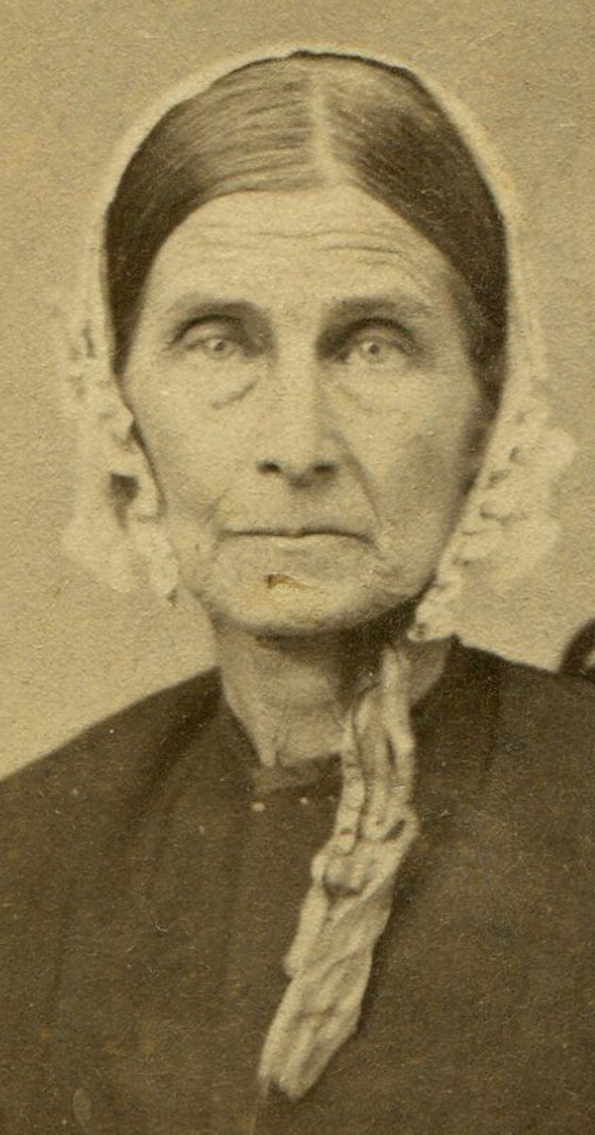 CIVIL WAR ERA TAX STAMP. THIN OLD WOMAN IN BONNET. CDV. CANTON, ILL.