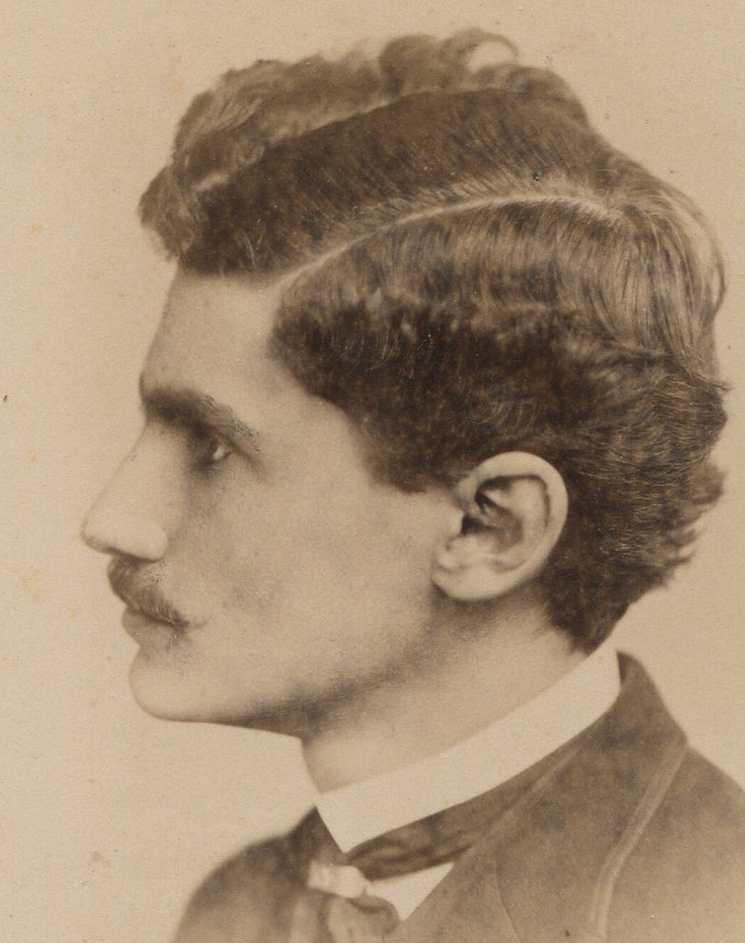 MAN, VERY WAVY HAIR, PROFILE POSE. CABINET CARD. LANCASTER, PA.