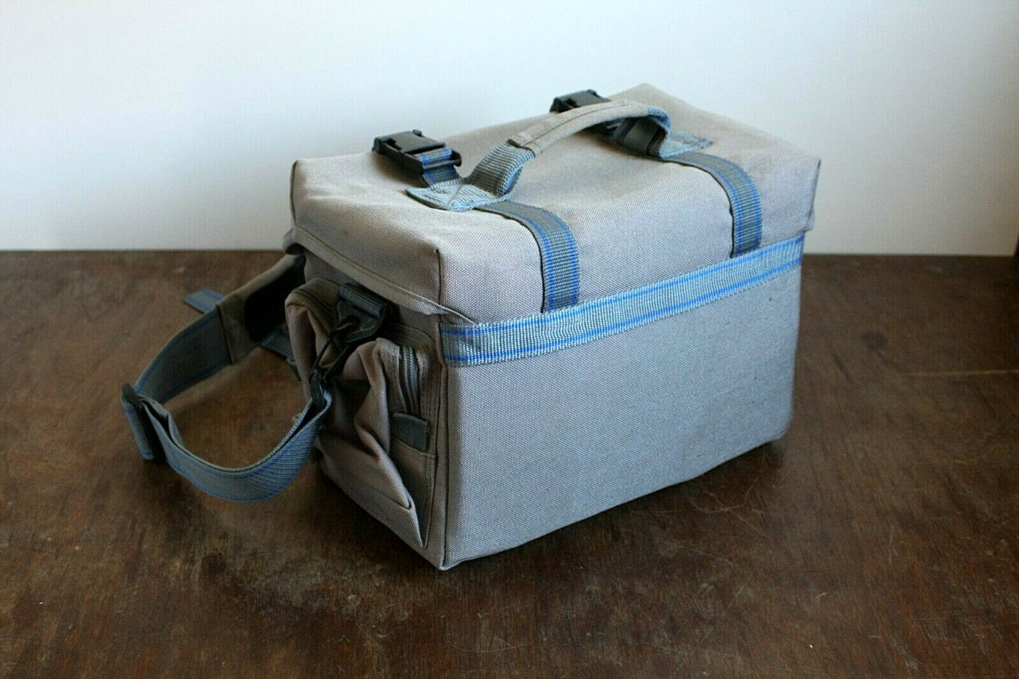 CAMERA BAG WITH STRAP