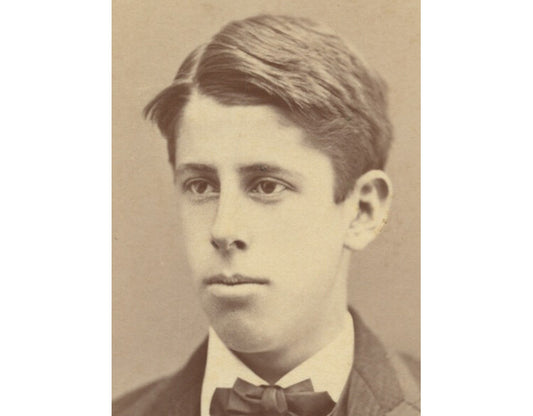 CDV STUDIO PORTRAIT MAN W/ GREAT SUIT, AESTABROOKE