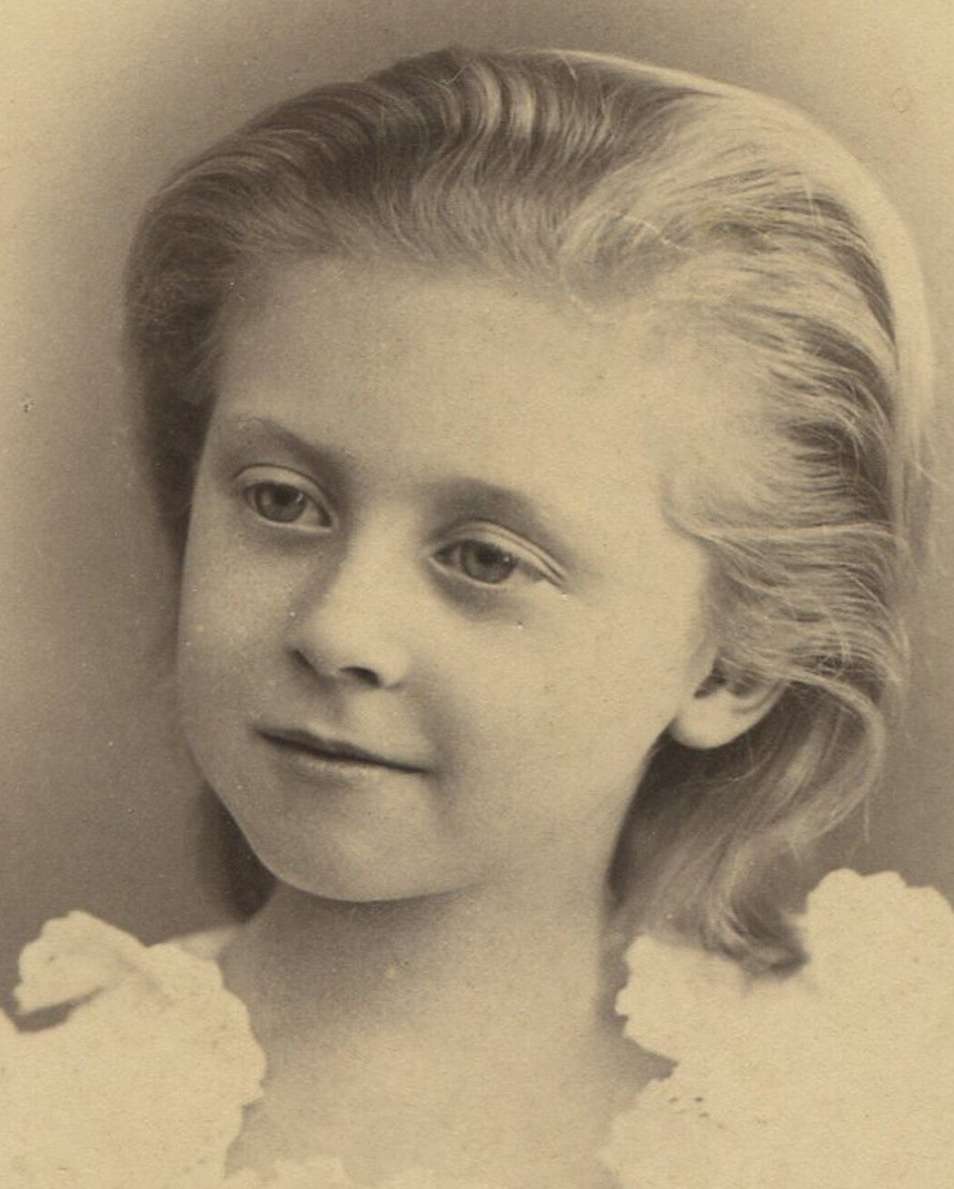 YOUNG GIRL,THICK STRAIGHT BLOND HAIR, SLICKED BACK. CABINET CARD.ATTIC, INDIANA.
