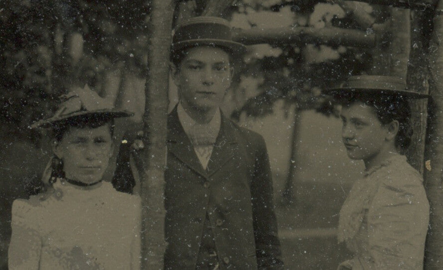 2 LADIES + MAN IDED ON BACK 1/6 PLATE TINTYPE