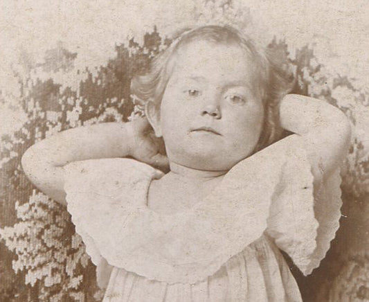 YOUNG GIRL, STANDING POSE WITH HANDS BEHIND HEAD. THEATRICAL. CABINET CARD.