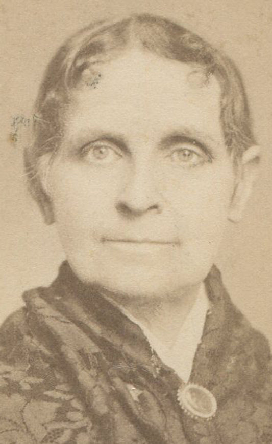 WOMAN WITH DEEP SET EYES, WEARING SCARF WITH PIN CLASP. CDV. ALLEGHENY, PA.