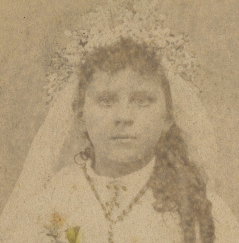 GIRL W/ BIBLE, ROSARY, CATHOLIC CEREMONY PHOTO