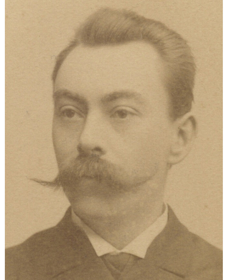 KJOBENHAVN, COPENHAGEN, STUDIO PHOTO DANISH MAN W/ MUSTACHE